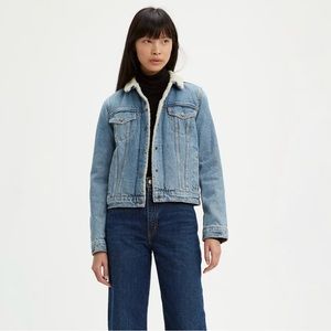 Levi’s Women Sherpa Lined Denim Jacket Trucker Jean Biker